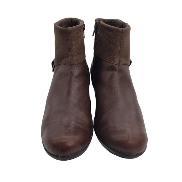 CLARKS Sz 9 Wide Ingalls Dover Brown Leather Side Zip Heeled Ankle Comfort Boots - Picture 4 of 14